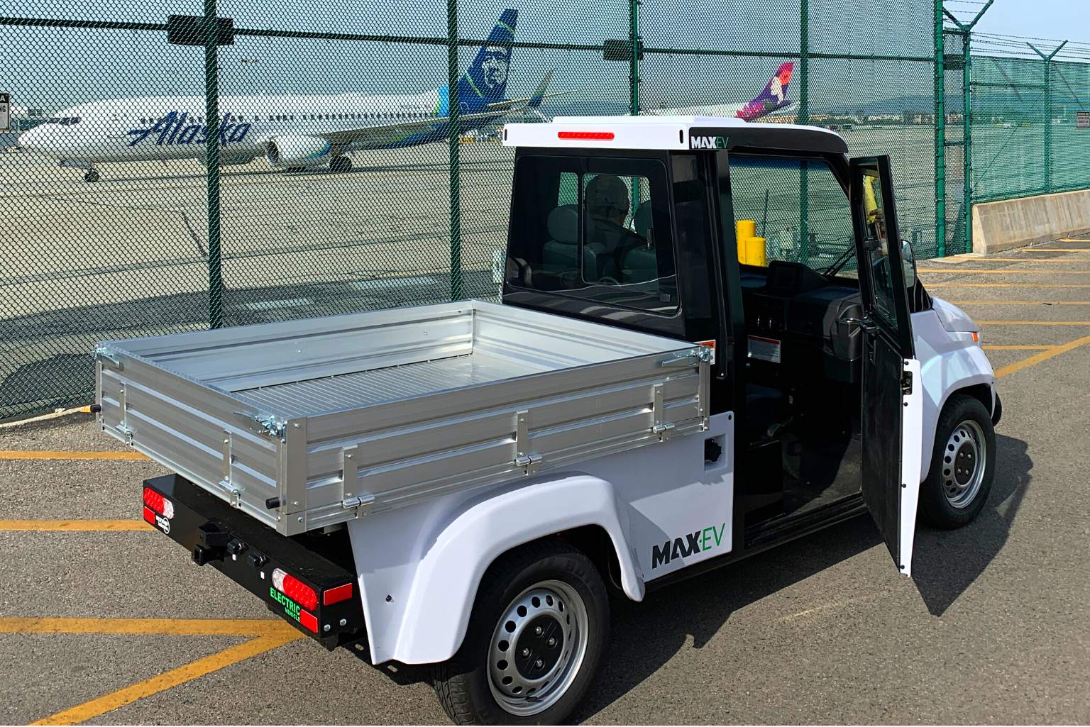 Reduce fleet cost with the MAX-EV electric utility vehicle